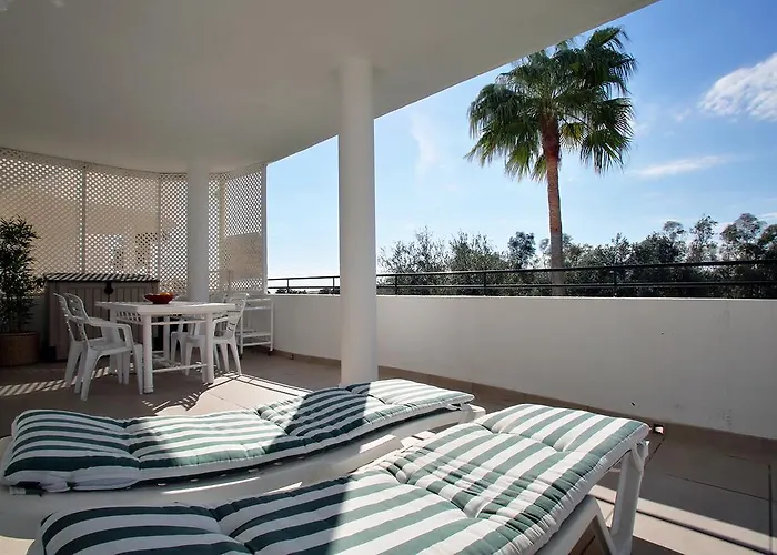 Sunny Golf * إِستيبونا