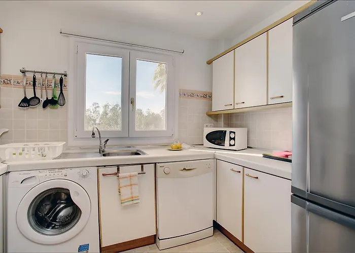 Sunny Golf * 埃斯特波纳